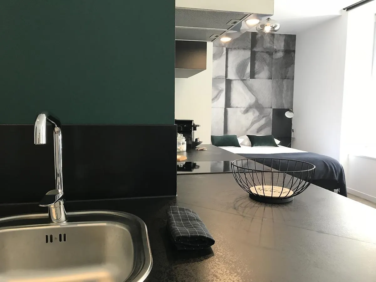 Apartment Sleepinconcarneau, 200 M De La Mer, Centre-Ville Pietonnier