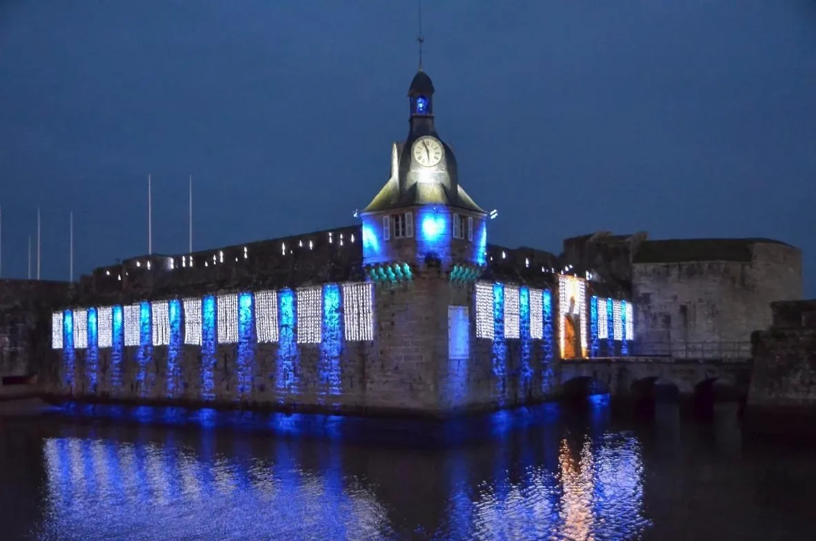 Apartment Sleepinconcarneau, 200 M De La Mer, Centre-Ville Pietonnier